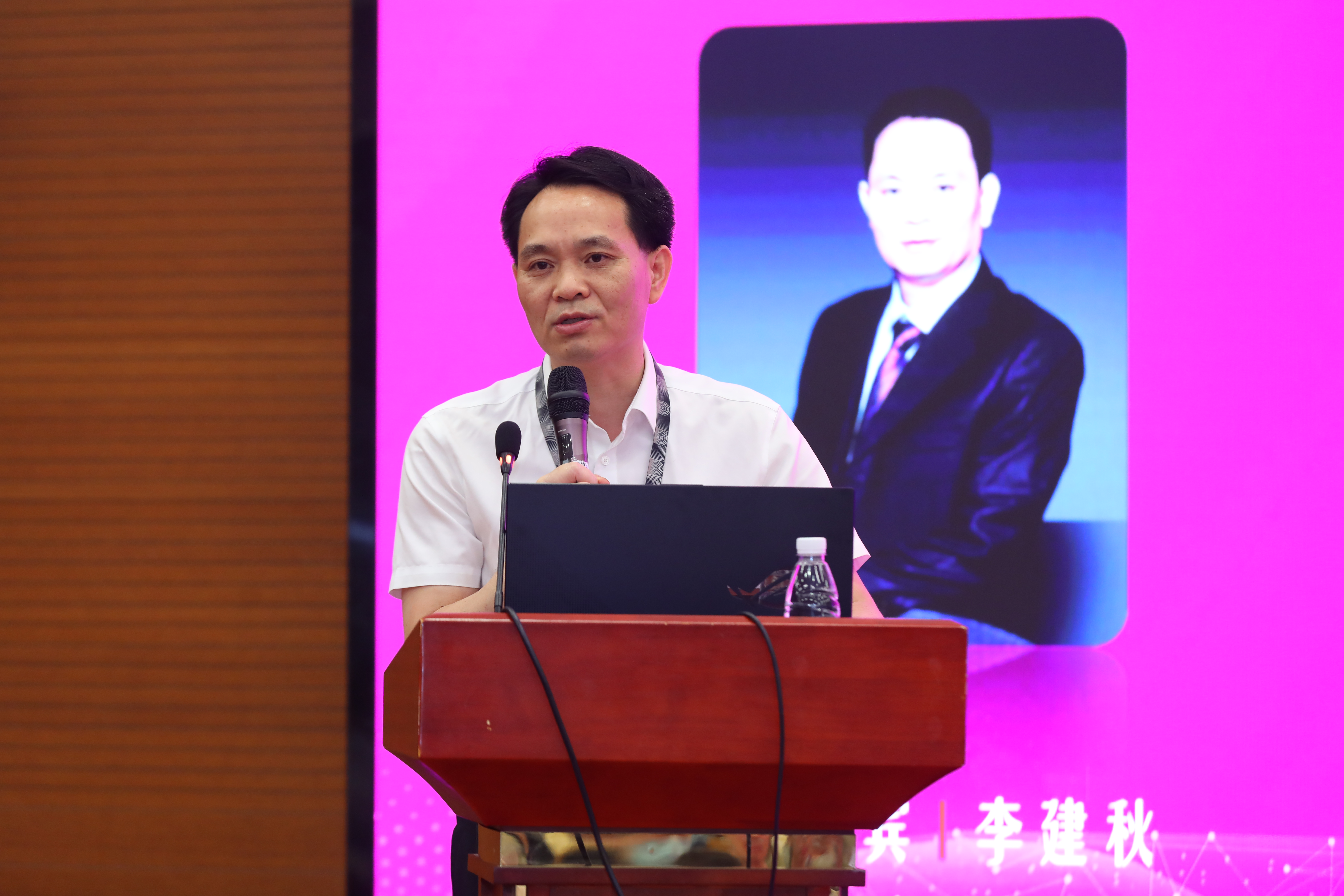 1688088609808097070.jpg 20230527-2023年“智能电动车辆”全国高校研究生学术论坛举行天空平台客服第710期博士生学术论坛同期举办-清大嘉艺-李建秋发言.jpg